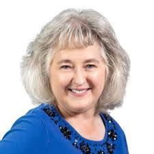 Courtney Denney's Instagram, Twitter & Facebook