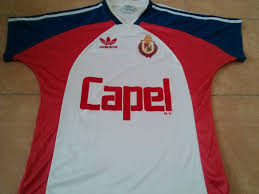 Diseñada para ofrecer máxima comodidad, está confeccionada en tejido absorbente para mantenerte seco. Deportes La Serena Fora Camisa De Futebol 1993 1994