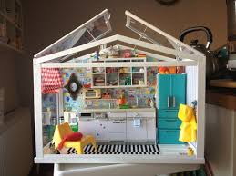 Puppenhaus Selber Bauen Aus Einem Gewachshaus Puppenhaus Puppenhaus Bauen Barbie Haus