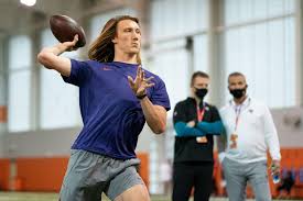 2021 topps x trevor lawrence football set details. Trevor Lawrence Topps Announce Exclusive Trading Card Box Set