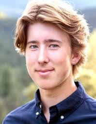 Sadie Fox's Instagram, Twitter & Facebook