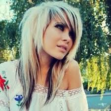 No matter the hair type, long locks have the tendency to weigh the hair down, but this is especially true for those whose hair fares thinner. 50 Cool Ways To Rock Scene Emo Hairstyles For Girls Hair Motive