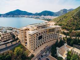 It is often called montenegrin miami, because it is the most crowded and most popular tourist resort in montenegro, with beaches and vibrant nightlife. Hotelwohnung Zum Verkauf In Budva Montenegro 500000 Luxestate Montenegro Com Tr
