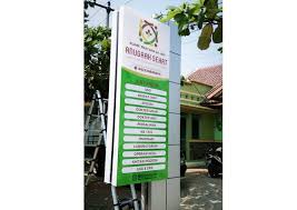 Kami adalah industri kreatif spesialis pembuatan huruf timbul, neon box, papan nama, sign office, pylon sign, led sign, akrilik display, akrilik poster, sandblast, cutting sticker, print digital, dll. Grafmate Smart Printing 24jam