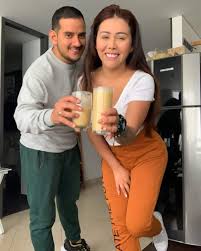 Decoloraciones le pasan factura a yina calderón; Yina Calderon La Verdad De Sus Cirugias El Lio Con Sus Exparejas Y Su Vida Desconocida