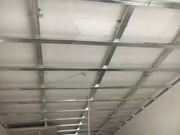 Bei einer abgehängten decke wird eine neue decke unterhalb der bestehenden decke eingebaut. Abgehangte Decken Trockenbau Umbau Innenausbau Munchen