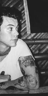 Aesthetic Lockscreen Aesthetic Harry Styles Black And White Black And White One Direction And Harry Styles Image On We Heart It Harry Styles Images Harry Styles Lockscreen Harry Styles