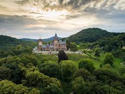 Drachenfels (siebengebirge), berg am rhein zwischen königswinter und bad honnef, nordrhein westfalen drachenfels (bad dürkheim). Schlosspark Drachenburg Im Europaischen Gartennetzwerk Eghn Objektansicht