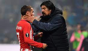 Simeone y el 'mono' burgos se las tienen con el entrenador del leverkusen, roger schmidt. The Opinion Of Mono Burgos On The Situation Of Griezmann At Barca
