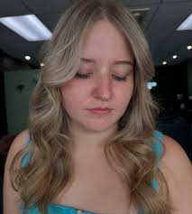 Low maintenance colour I got you boo 🤗 Soft foils throughout our hair to  give us this look ✨ #hbd #nak #foilme #foxyblondes #hairgoals #mackay  #mackaybusiness #mackayhairsalon #mackayhairdresser #orilab #hairtutorial  #livedinhair