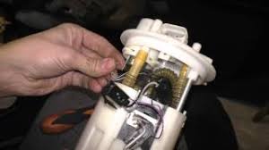 Zamena Datchika Urovnya Topliva Na Priore Kaline I Grante Youtube