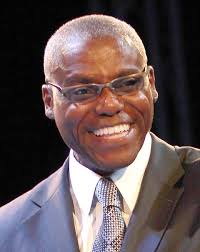 Carl lewis, neuf fois médaillé d'or aux jeux olympiques, est favorable à un report des jo de tokyo, à la suite de la pandémie de coronavirus. Athletics Carl Lewis Calls For 2020 Season To Be Wiped Out Olympics To Be Held In 2022 Health