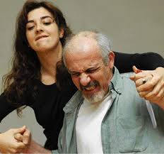 Αντιμέτωπος με το ενδεχόμενο να οδηγηθεί στη φυλακή για χρέη στο. Giwrgos Kimoylhs Eidhseis Nea To Bhma Online