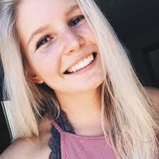 Danielle Osborn's Instagram, Twitter & Facebook