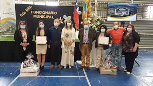 🔶️Funcionarios Municipales Son Homenajeados en Acto de Celebración Por Día  Del Funcionario Municipal 👉Con una significativa ceremonia la  Municipalidad de Pitrufquén celebró el Día del Funcionario Municipal, en el  gimnasio de la