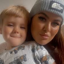 Demi Cameron (@DeeemiCameeeron)