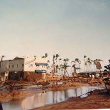 Poipu Beach And Brennecke S Beach Broiler After Hurricane Iniki 1992 Poipu Beach Old Hawaii Nature Travel