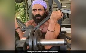 This Workout Video Of Arjun Rampal Will Give You Major Fitness Goals News Reader Board In 1994, arjun proclaimed the title for 'society's face of the year'. this workout video of arjun rampal will