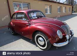 F9 auto the 1 stop body n mechanical repair centre.minor n major body repairs.engine n suspension overhauls.services to all makes of vehicles.free quotes. Auto Ifa F9 Stockfotografie Alamy