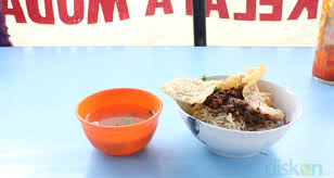 Its texture is similar to the chinese beef ball, fish ball, or pork ball.the word bakso may refer to a single meatball or the complete dish of meatball soup. Mie Ayam Jakarta Jetis Mie Ayam Sederhana Dengan Cita Rasa Menjanjikan Jogja