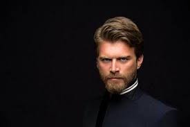 Kivanc Tatlitug Un Her Tarzi Ile Cekici Oldugunun 19 Kaniti Erkek Sac Kesimleri Sakal Modelleri Sakal