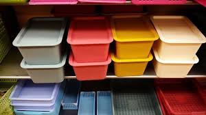 にしだ りさ on instagram ダイソー の フタ付きbox 使い勝手が良いから 大小合わせて 白で統一 して買ってるけど やっぱり他の色も可愛くて欲しくなっちゃう daiso 百均 100均 100円ショップ フタ付き 収納 box スクエア ボックス ダイソー 100均