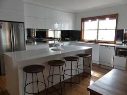 Sometimes you run out of backsplash kitchen ideas and to make the most creative and genuine design for your kitchen is truly a daunting job. The Best Splashbacks For Your Kitchen Decoglaze
