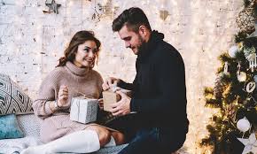 Ayahnya meninggal pada selasa (3/12/2019), pukul 01.34, saat edgar sedang beristirahat untuk menyiapkan tenaga. 10 Tradisi Natal Unik Di Seluruh Dunia Cermati Com