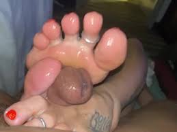 All of Her Friends Have Sexy Feet and Wanna Learn to Do Footjobs_she Is  Real Good - Free Porn Videos - YouPorn