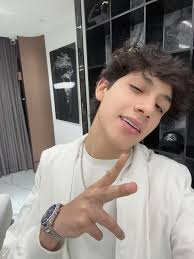 Angel Galvan (@angelgalvanoficial) • Threads, Say more