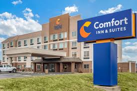It is conveniently located in the center of the triangle formed by granville, heath, and newark. Comfort Inn Suites In Heath Oh Near Buckeye Lake