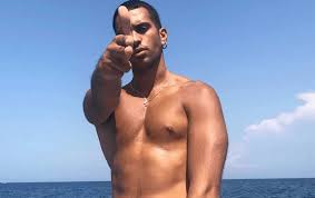 Testata giornalistica registrata il commento del fidanzato, nella sua genuinità, riesce a riassumere lâ impatto esplosivo di elodie. Mahmood Fidanzato Il Cantante Risponde E Parla Di Ricky Martin Archivio Biccy It