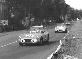 Karl Kling Leading Pierre Levegh Both Are Utilizing The Innovative Hydraulic Air Brakes Of The Mercedes Benz 300slr Phot Le Mans Hydraulic Cars Daimler Benz