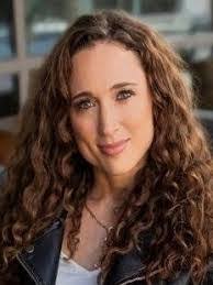 Heather Rey's Instagram, Twitter & Facebook