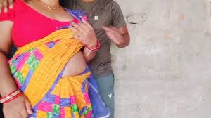 Desi Aunty Sex in Outdoor Store Room: Indian Porn