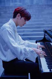 Pin Oleh Oasis879 Di Lee Hangyul Nam Dohyon Unfamiliar Mv Di 2020 Manusia Final