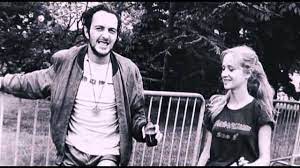 Le portail boursorama.com compte plus de 30 millions de visites mensuelles et plus de 290 millions de pages vues par mois, en moyenne. Did Joe Strummer Frontman Of The Clash Run The Paris And London Marathons Open Culture