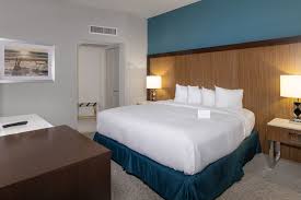 Wake Up On The Right Side Of The Bed Every Time In 2020 Hotel Home Jacksonville