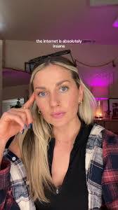 Melissa Ferrel's Instagram, Twitter & Facebook