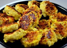 1 Petit Chou Fleur 1 œuf 1 Oignon 50 G De Comte Rape 50 G De Parmesan Rape 50 G De Chapelure 1 Branche Croquettes De Chou Fleur Recette Vegetarienne Chou Fleur