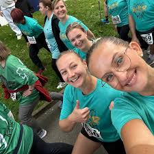 Auf die Plätze ... fertig und los 💪🔥. Quarkbällchen erwarten euch am Ziel  des Fürther Firmenlaufs 👟⭐️ #firmenlauf2025 #amziel #quarkbällchen #wbb