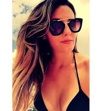 Nome: Bruna Vera Koch Curso: Psicologia Estado Civil: Namorando  https://www.facebook.com/bruna.verakoch "Você é psicologa? É que eu to com  problema de família, quero que você faça parte dela, SUA LINDA!"