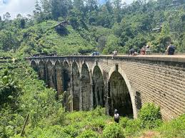 Ruta al Puente de los Nueve Arcos (Ella)