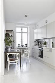 Un Appartement Brun Blanc Et Noir A Helsinki Cuisines Design Interieur De Cuisine Et Cuisines Maison