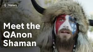 © bereitgestellt von 20 minuten jacob anthony chansley, alias jake angeli, of arizona, sitzt seit dem 9. Meet The Qanon Shaman Behind The Horns At The Capitol Insurrection Youtube