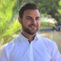 100+ perfiles de «Pluta»