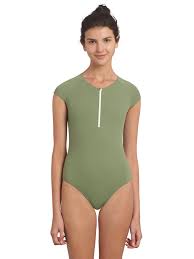 Et en profite pour se coordonner à de multiples accessoires de bain indispensables : Maillot De Bain Ado Fille Bien Choisir Pour Mieux Acheter