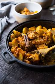 A Soothing And Comforting North Indian Butternut And Potato Curry Hailing From Rajasthan Featuring Win Potato Curry Indian Food Recipes Butternut Squash Curry