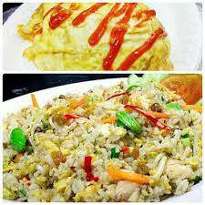 Kuliner ini biasanya dinikmati dengan siraman bumbu masak habang namun bisa juga ditambahkan lauk telur atau ikan gabus/haruan. Resepi Dan Cara Bungkus Nasi Goreng Pattaya Informasi Santai