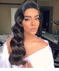 Retro Frisur Mit Einer Schonen Farbe Inspirierende Damen Hair Styles Retro Hairstyles Wedding Hair And Makeup